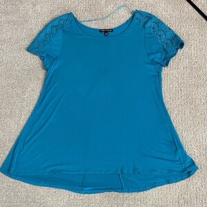 Cable & Gauge Blue Short Sleeve Top XL